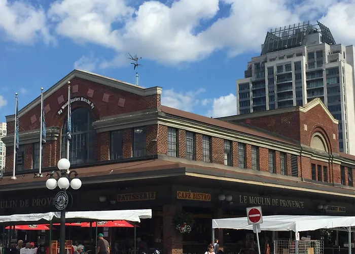 Linotte Chaumiere Des Marionnettes La Chapelle-des-Marais
